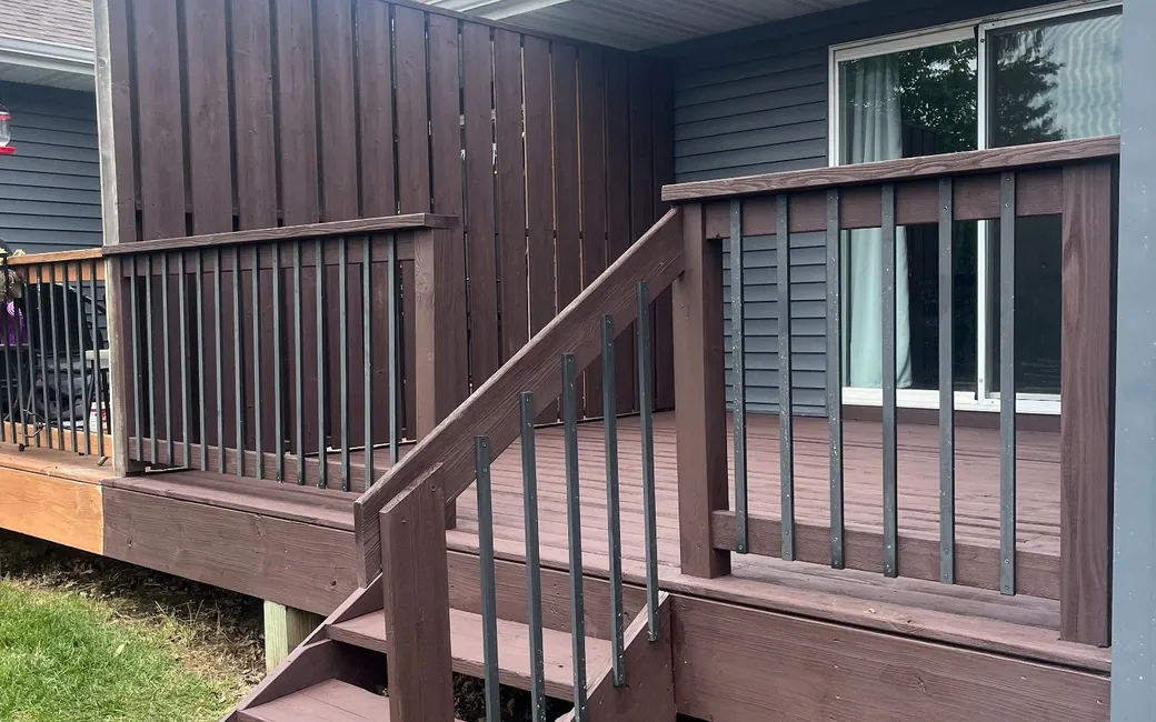 Deck privacy wall staining before and after